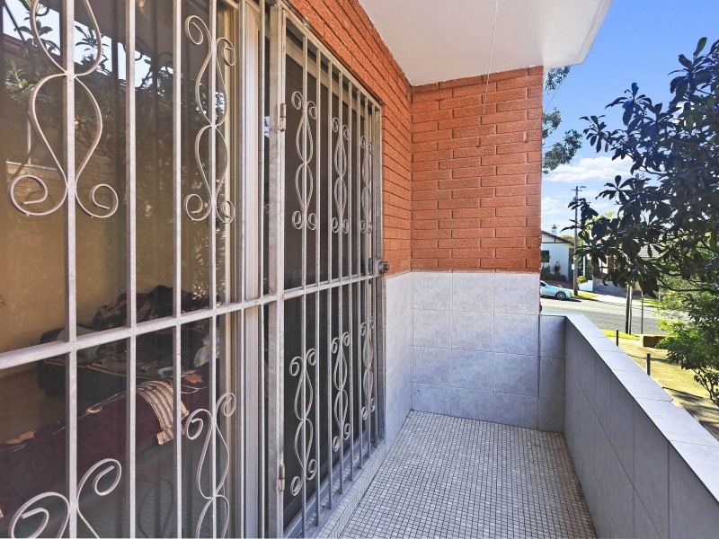 2/33 Bexley Road, Campsie NSW 2194