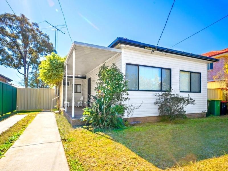 109 Oldkent Rd, Greenacre NSW 2190