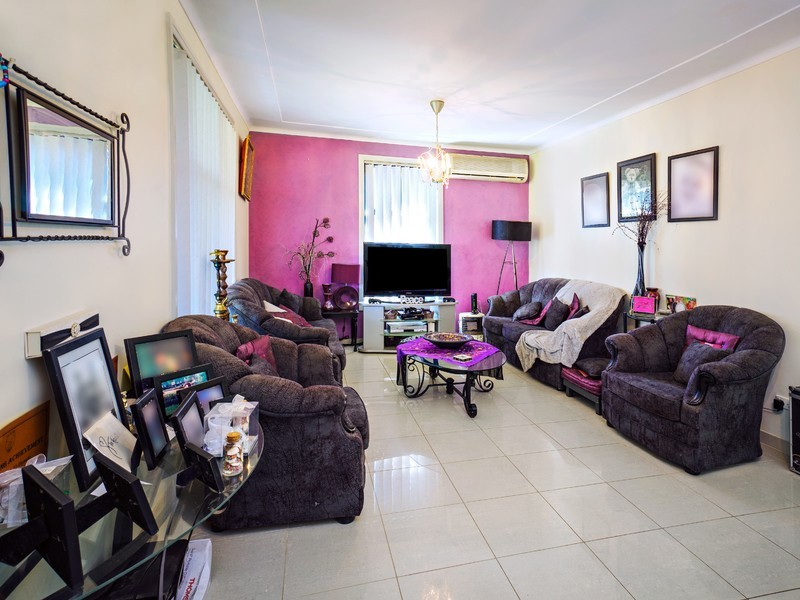 2 Nurragi st, Villawood NSW 2163