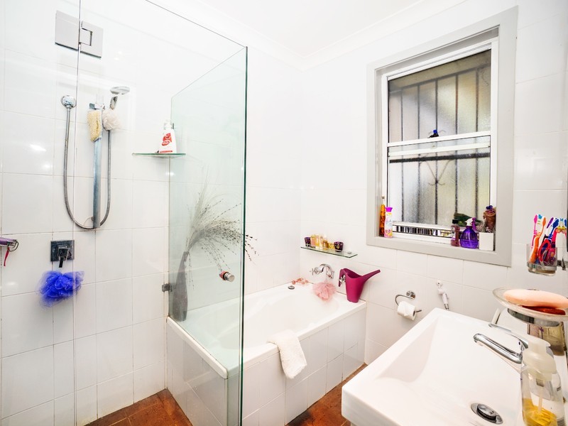 2 Nurragi st, Villawood NSW 2163