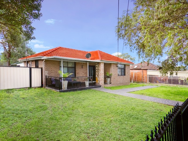 2 Nurragi st, Villawood NSW 2163