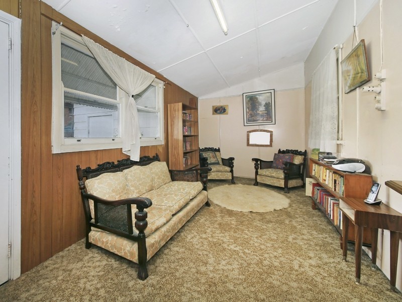 37 Chelmsford Ave, Belmore NSW 2192