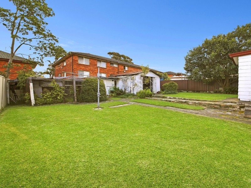 37 Chelmsford Ave, Belmore NSW 2192