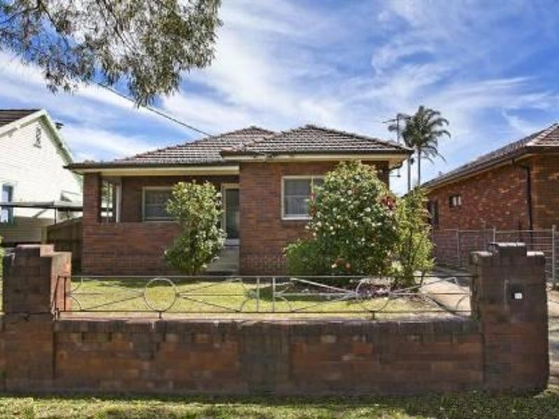 4 Allawah Ave, Sefton NSW 2162