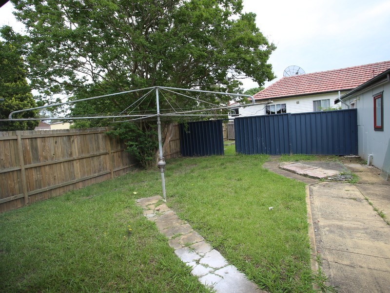 4 Allawah Ave, Sefton NSW 2162