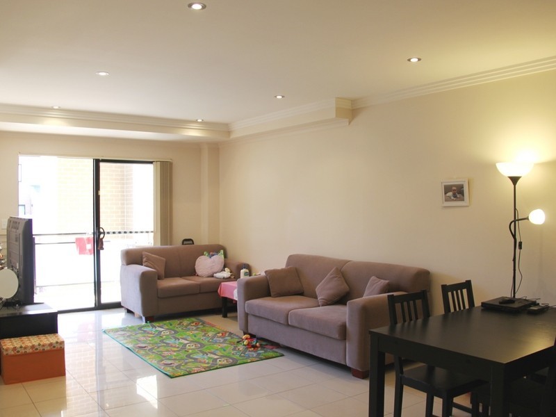 37/8 Eighth Ave, Campsie NSW 2194