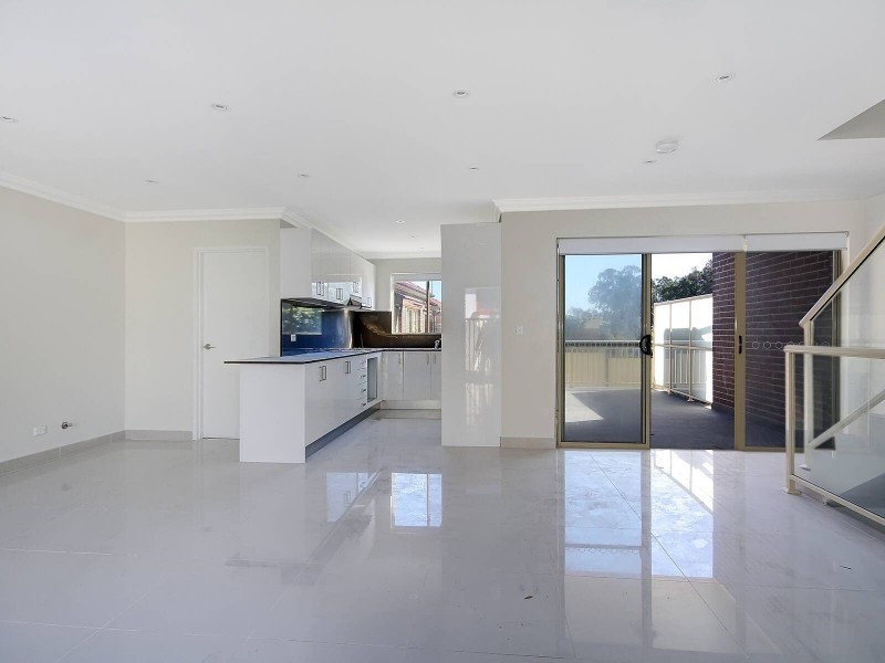 2/16 Nicholas Avenue, Campsie NSW 2194