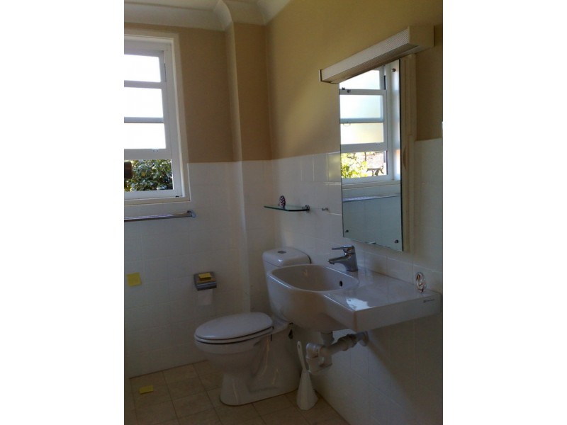 8/5 Fourth Ave, Campsie NSW 2194