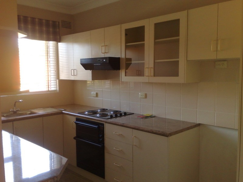 8/5 Fourth Ave, Campsie NSW 2194