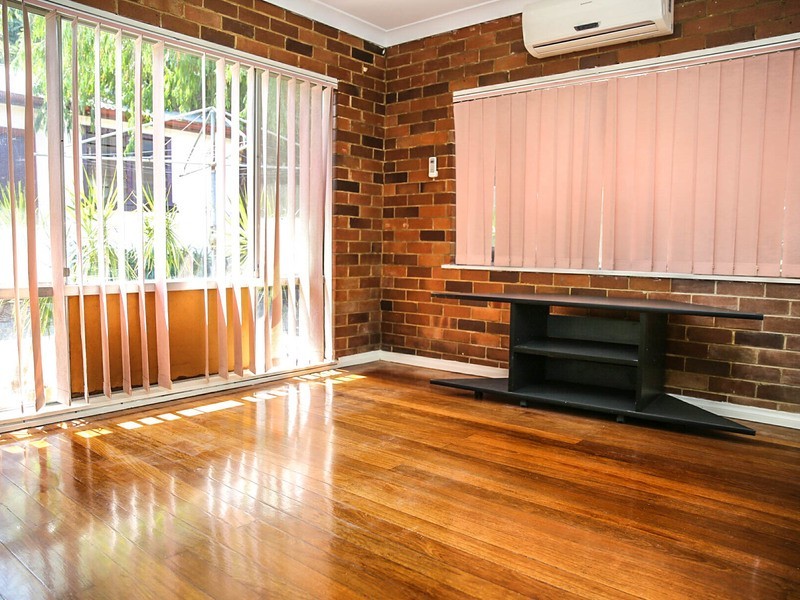 52 Vicliffe Ave, Campsie NSW 2194