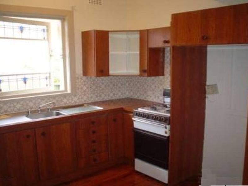 8  Trewillga Ave, Earlwood NSW 2206