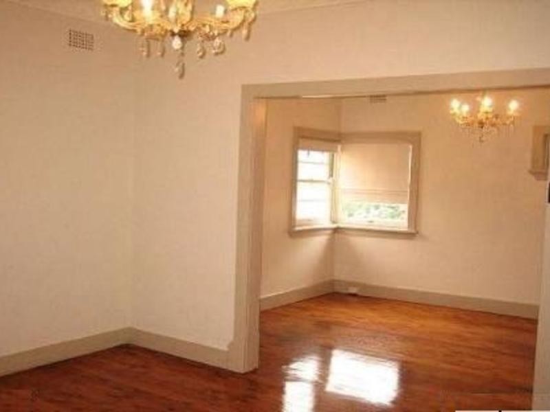 8  Trewillga Ave, Earlwood NSW 2206