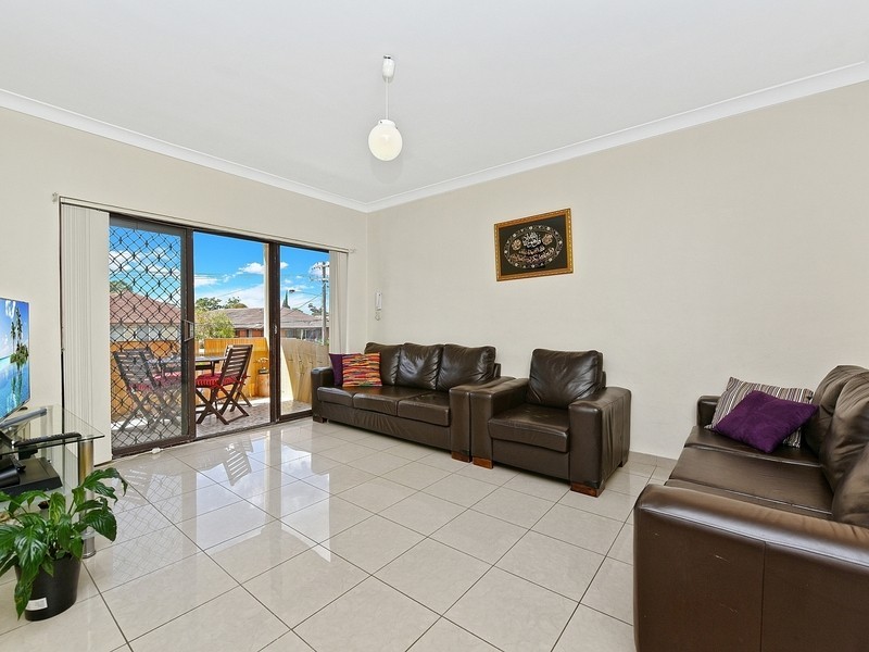2/3 Stanley St, Campsie NSW 2194