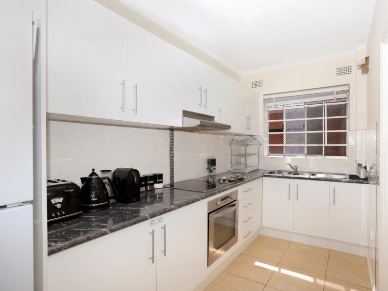 2/76 Rossmore Ave, Punchbowl NSW 2196