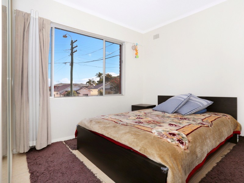 2/76 Rossmore Ave, Punchbowl NSW 2196