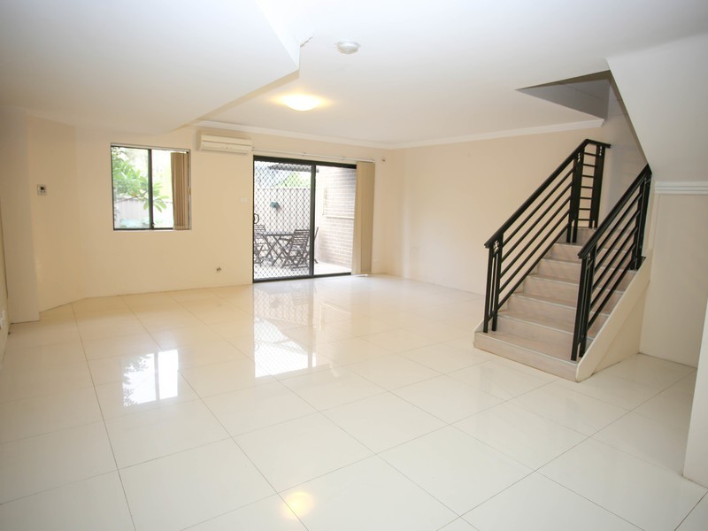 2/85 Second Ave, Campsie NSW 2194