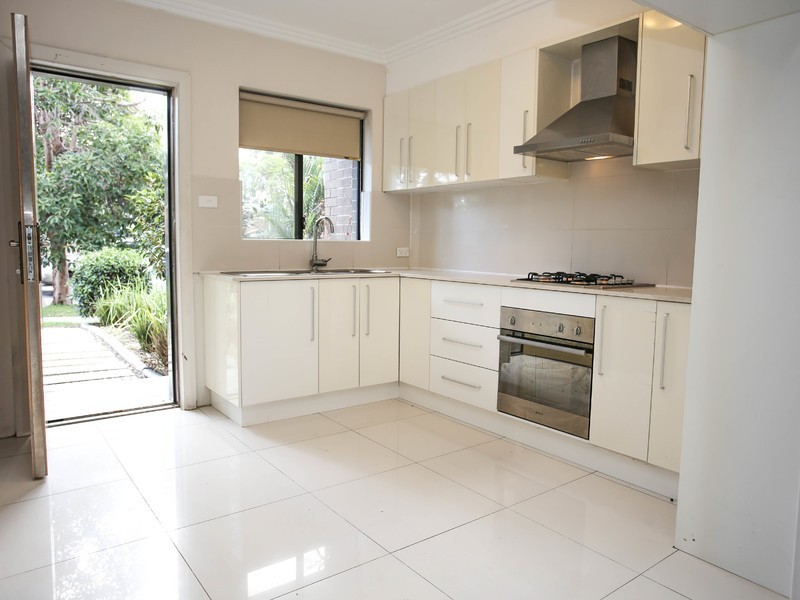 2/85 Second Ave, Campsie NSW 2194