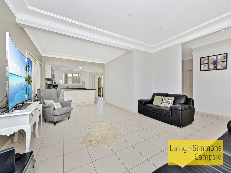 10 Buckland Street, Greenacre NSW 2190