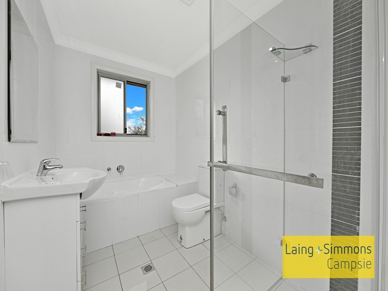 1/30 Chiswick Road, Greenacre NSW 2190