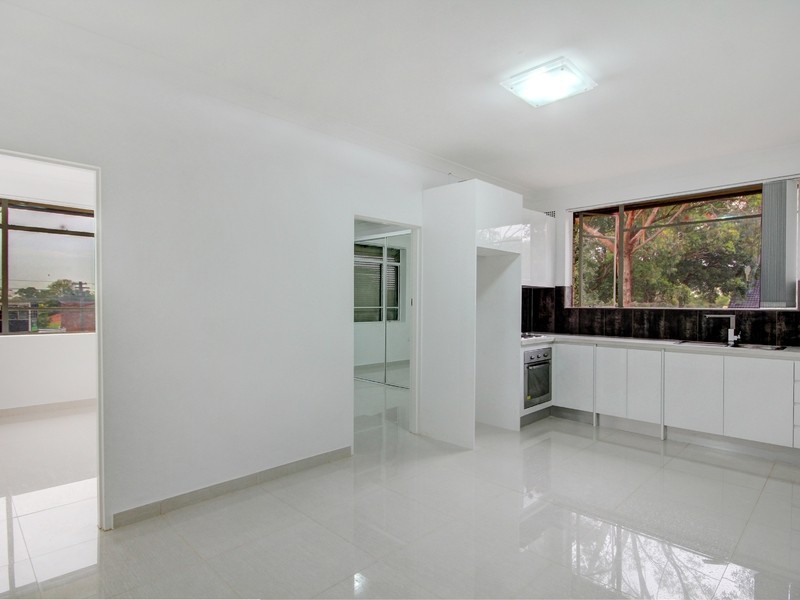 297 King Georges Rd, Roselands NSW 2196