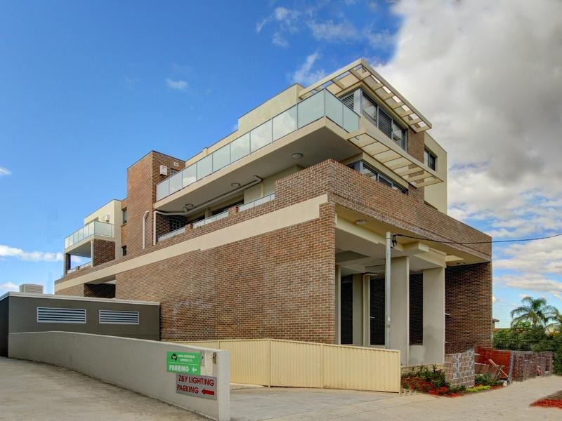 2/2 Remly St, Roselands NSW 2196