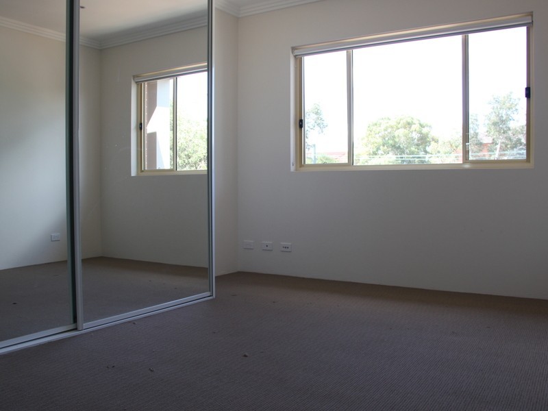 2/121-123 Evaline Street, Campsie NSW 2194