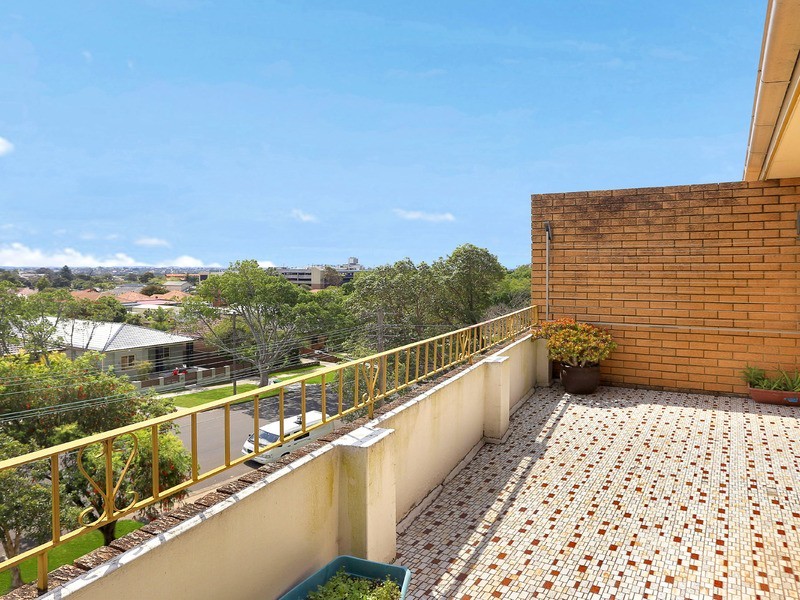 84 Leylands Prd, Belmore NSW 2192