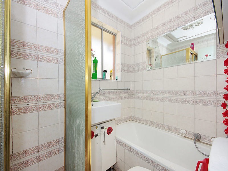 98 Yangoora Rd, Lakemba NSW 2195