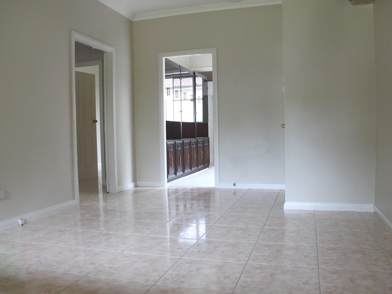 6 Drew St, Greenacre NSW 2190