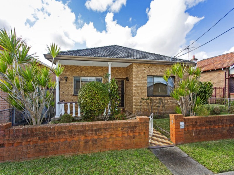 20 Howard St, Canterbury NSW 2193