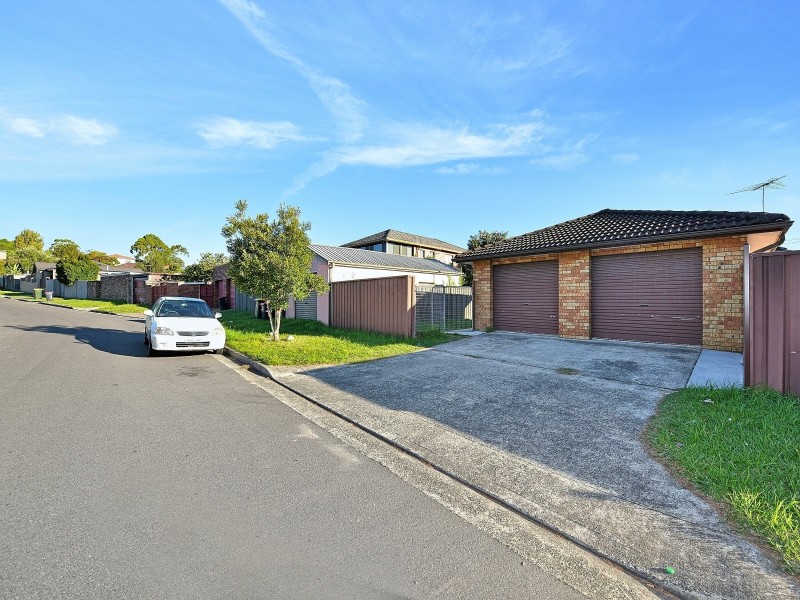 20 Howard St, Canterbury NSW 2193