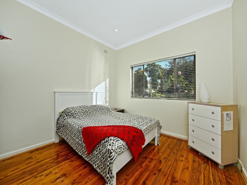 20 Howard St, Canterbury NSW 2193