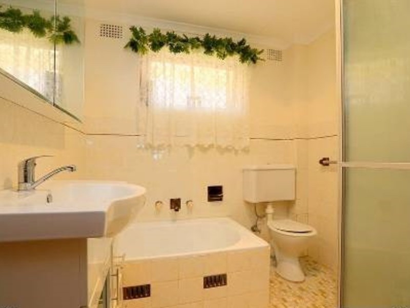 2 Shadforth St, Wiley Park NSW 2195