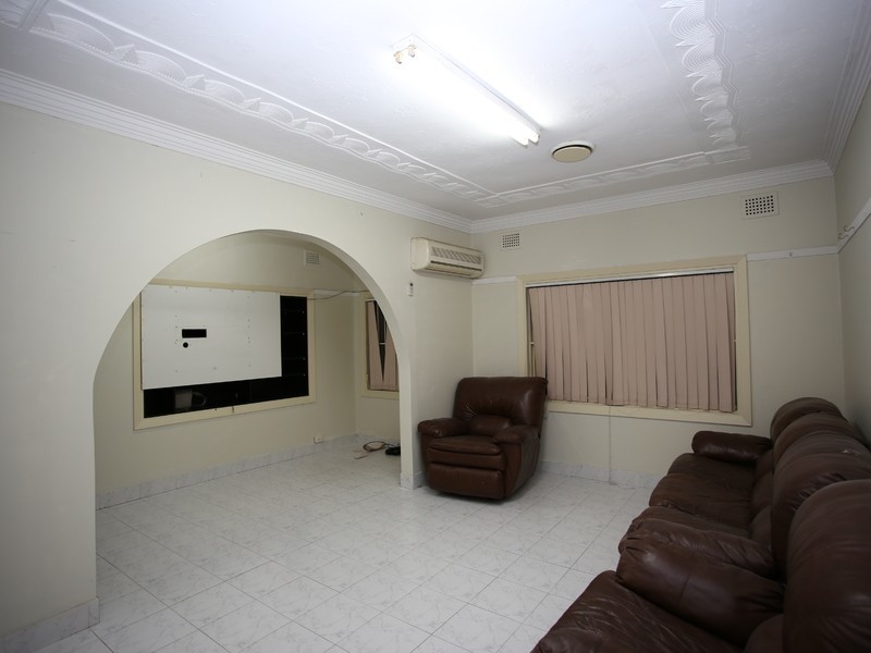 .        1 Wade Street, Campsie NSW 2194