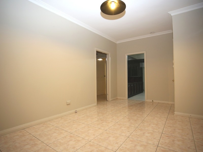 6 Drew St, Greenacre NSW 2190