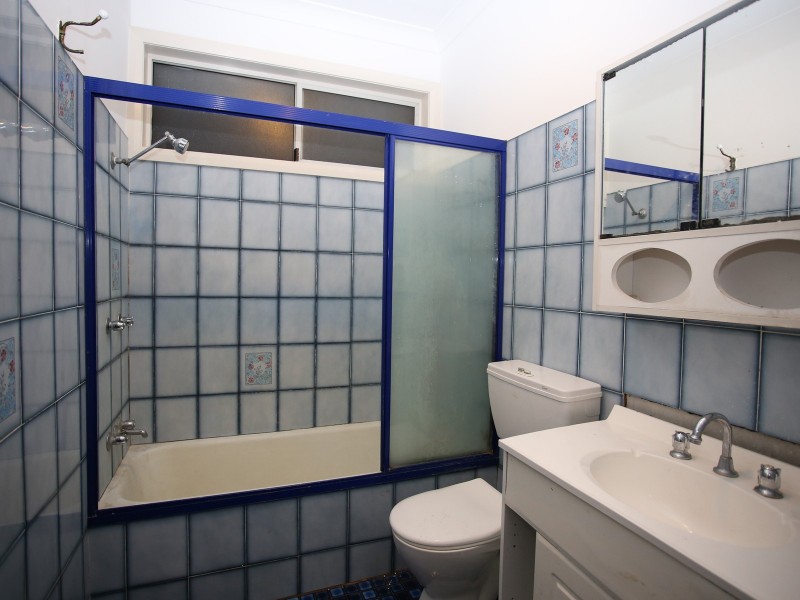 6 Drew St, Greenacre NSW 2190