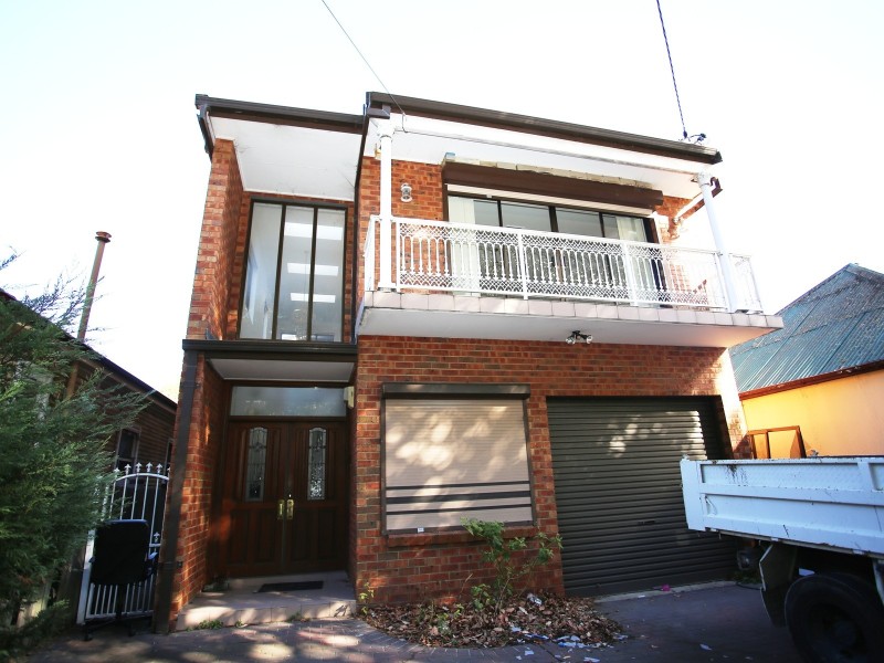 14  Sixth Ave, Campsie NSW 2194