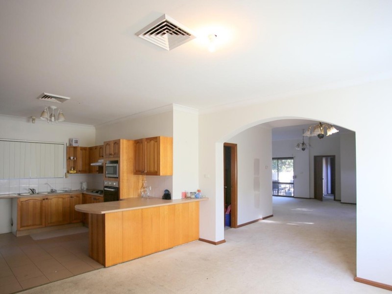 14  Sixth Ave, Campsie NSW 2194