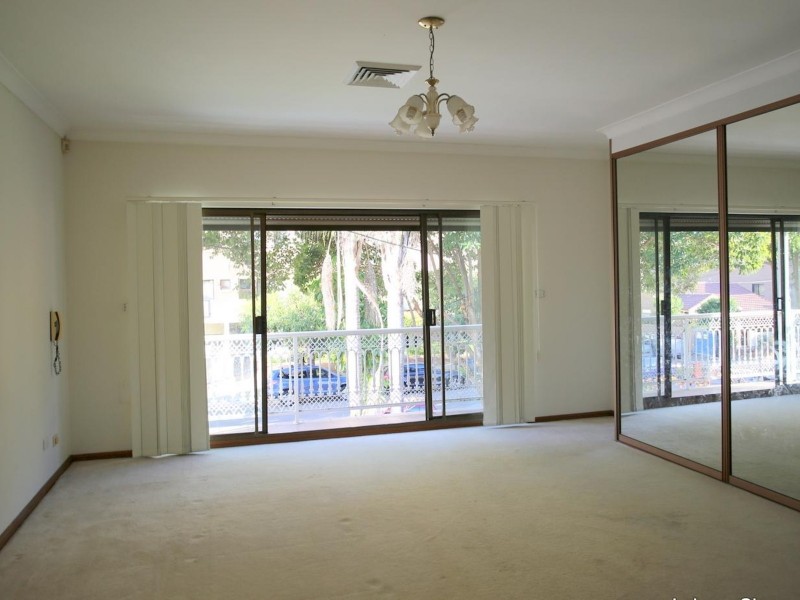 14  Sixth Ave, Campsie NSW 2194