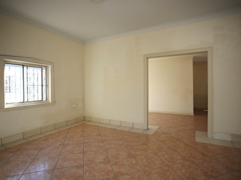 31 Lincoln St, Campsie NSW 2194