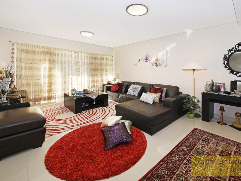 2/76 Clissold Parade, Campsie NSW 2194