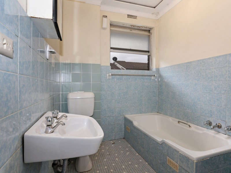 8/75 Park St, Campsie NSW 2194
