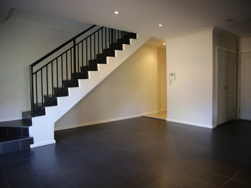 8/17 Milton St, Bankstown NSW 2200