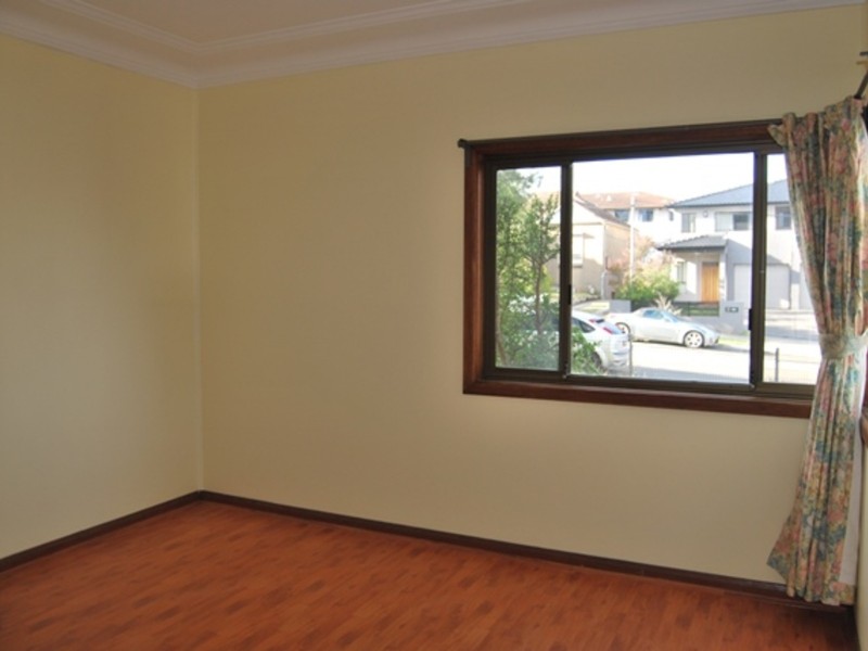 29 Kingsgrove Rd, Belmore NSW 2192