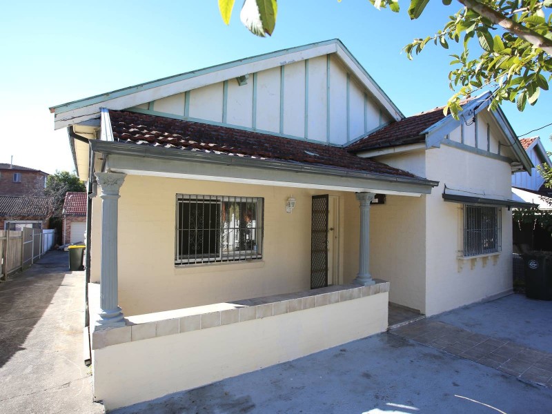 31 Lincoln Street, Campsie NSW 2194