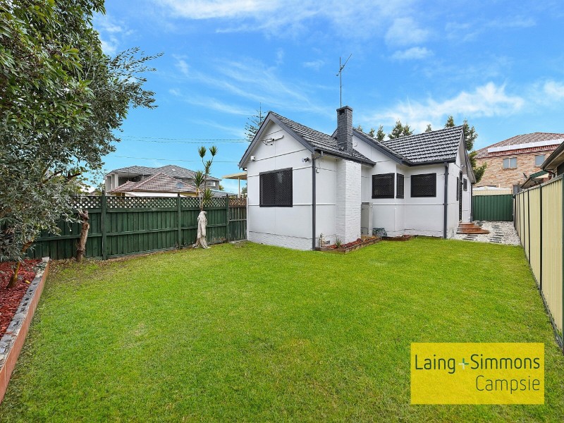 122 Roberts Road, Greenacre NSW 2190