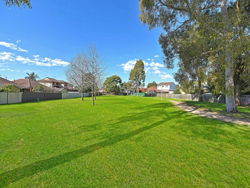 270 King Georges Rd, Roselands NSW 2196