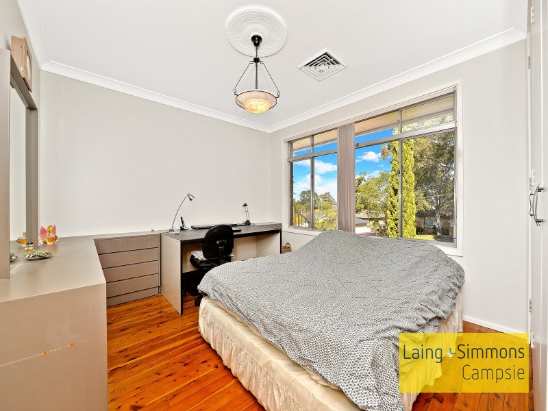 6 Petrie Place, Georges Hall NSW 2198