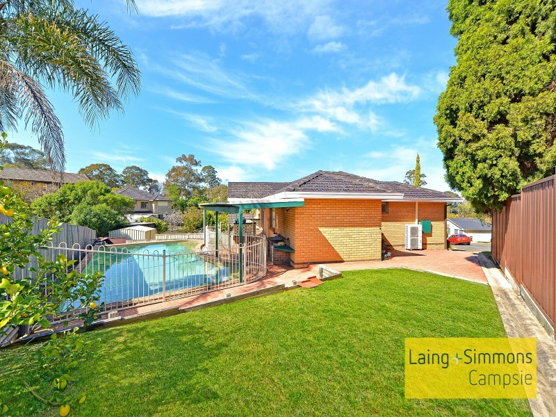 6 Petrie Place, Georges Hall NSW 2198
