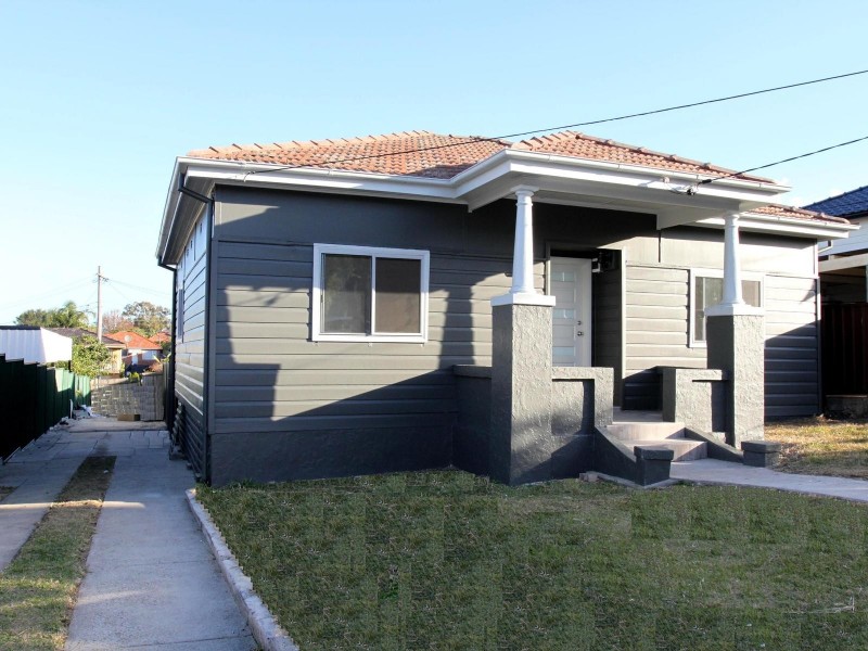 116 Old Kent Rd, Greenacre NSW 2190